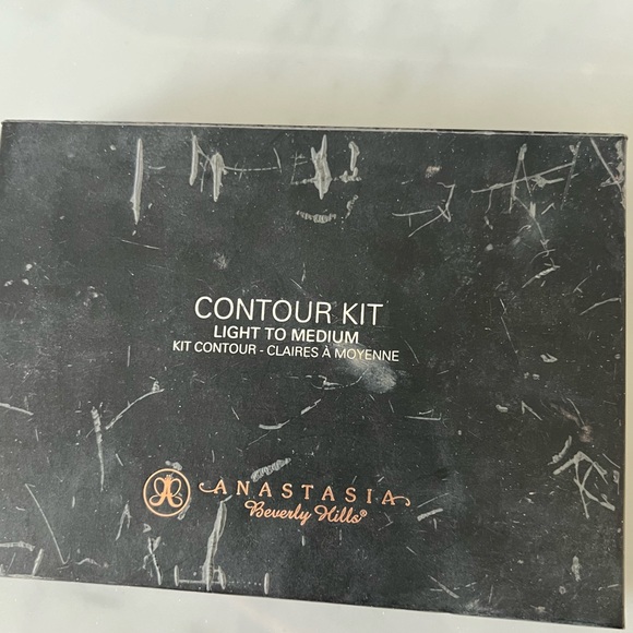Anastasia Beverly Hills powder contour kit - Picture 2 of 3